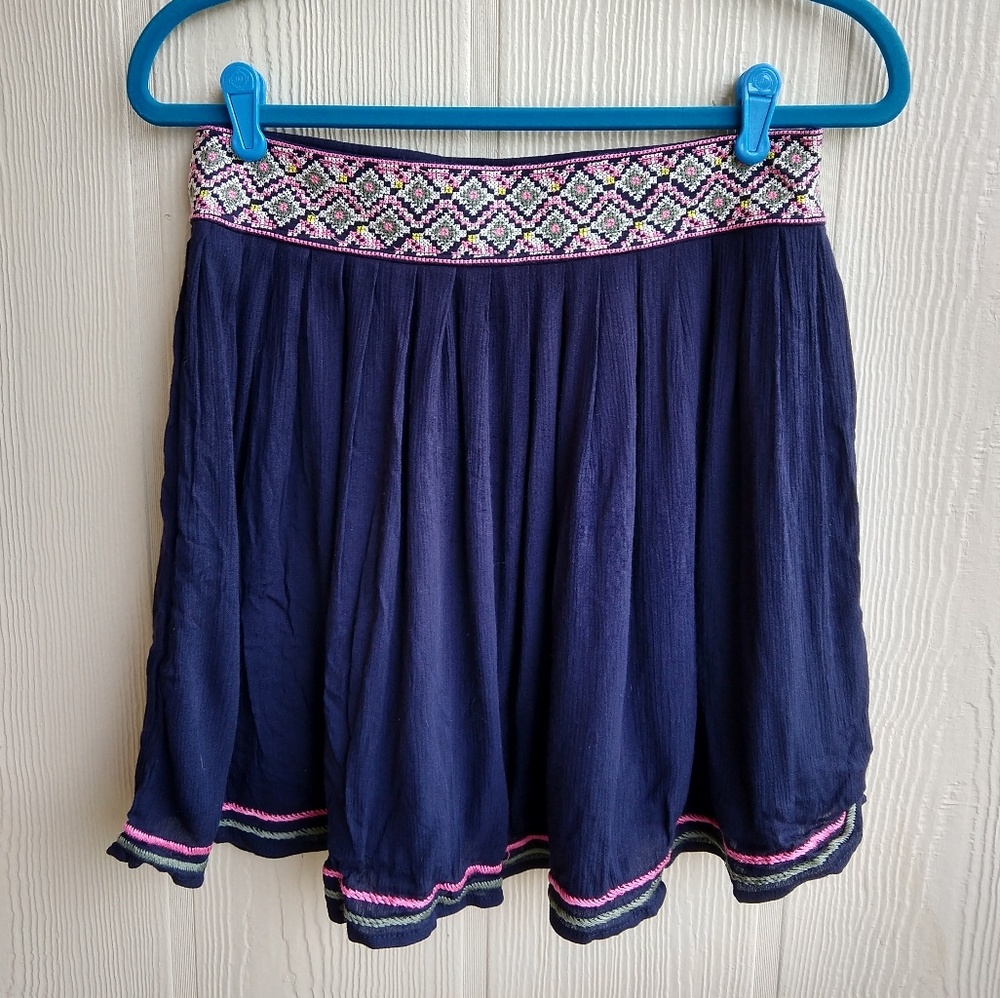 NWT sz M Francesca's embroidered boho skirt